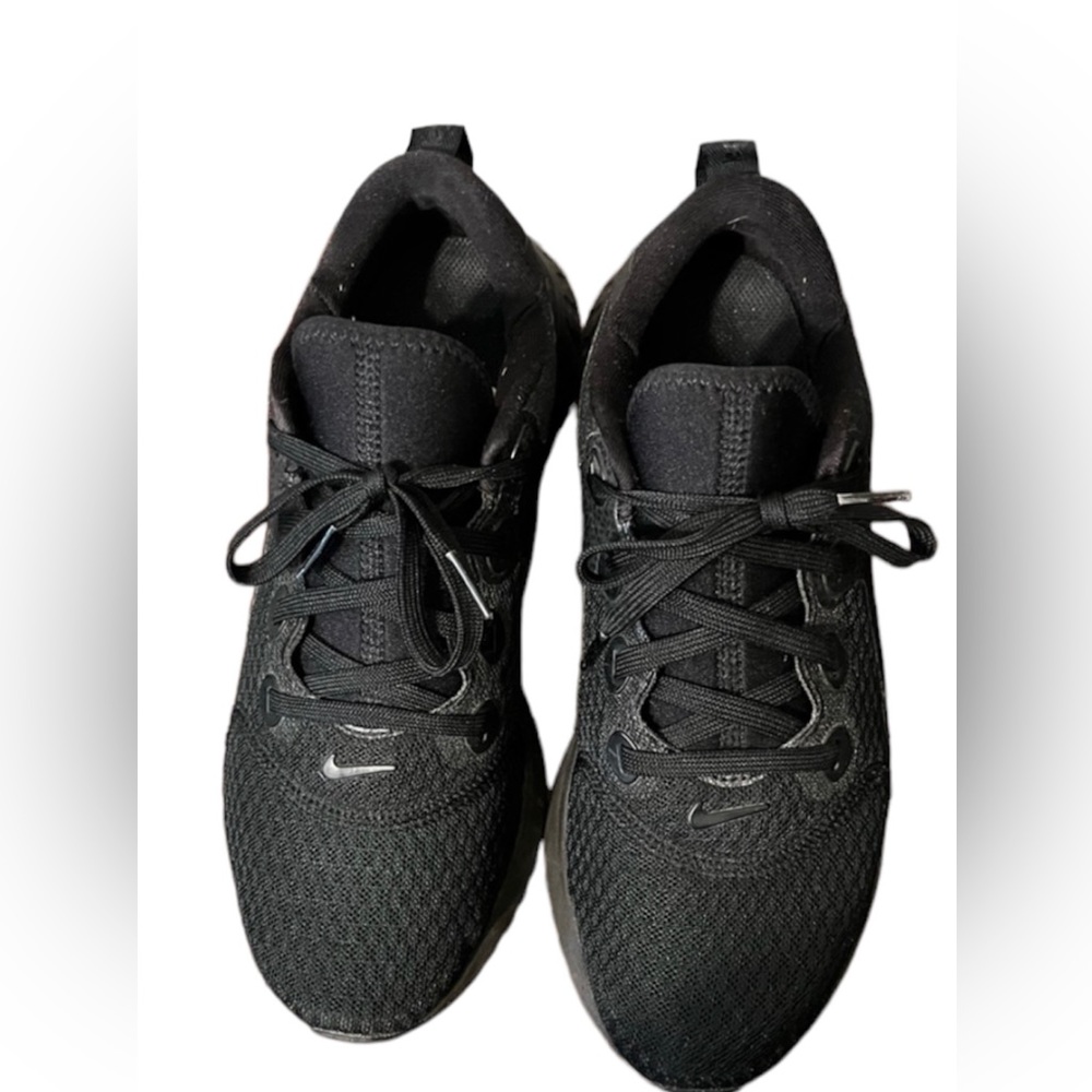Size 8 1/2, Woman’s, Black, Nike, running, sneakers